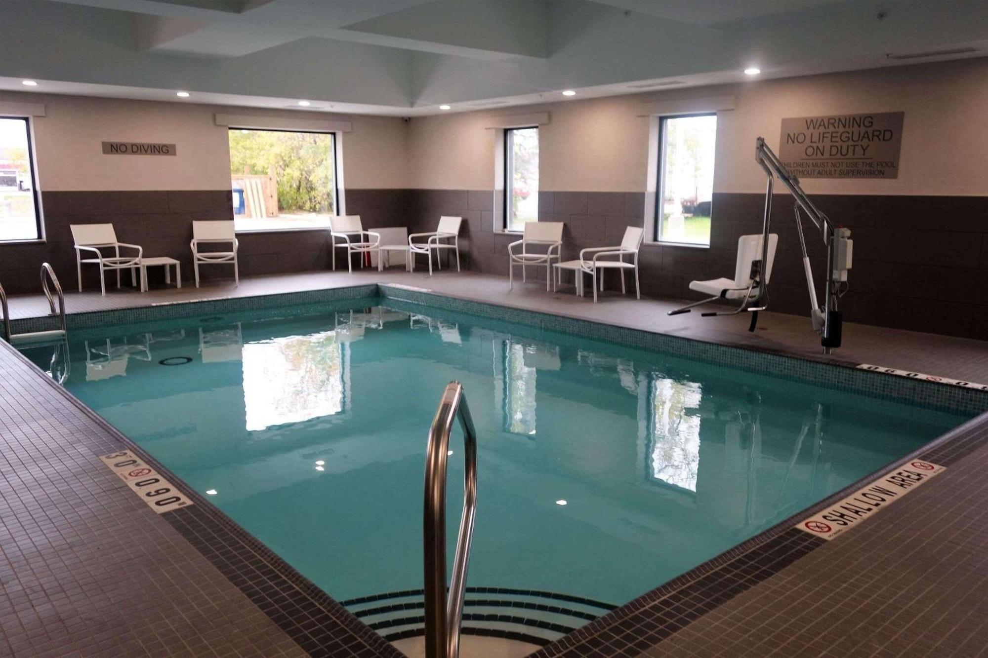 Country Inn & Suites By Radisson, Belleville, On Εξωτερικό φωτογραφία